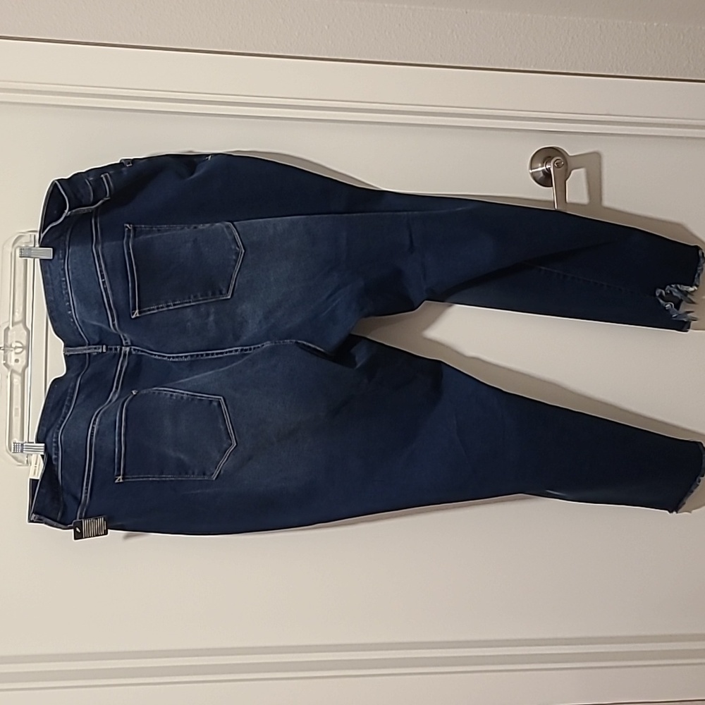 Distressed high Rise jegging - Picture 4 of 6